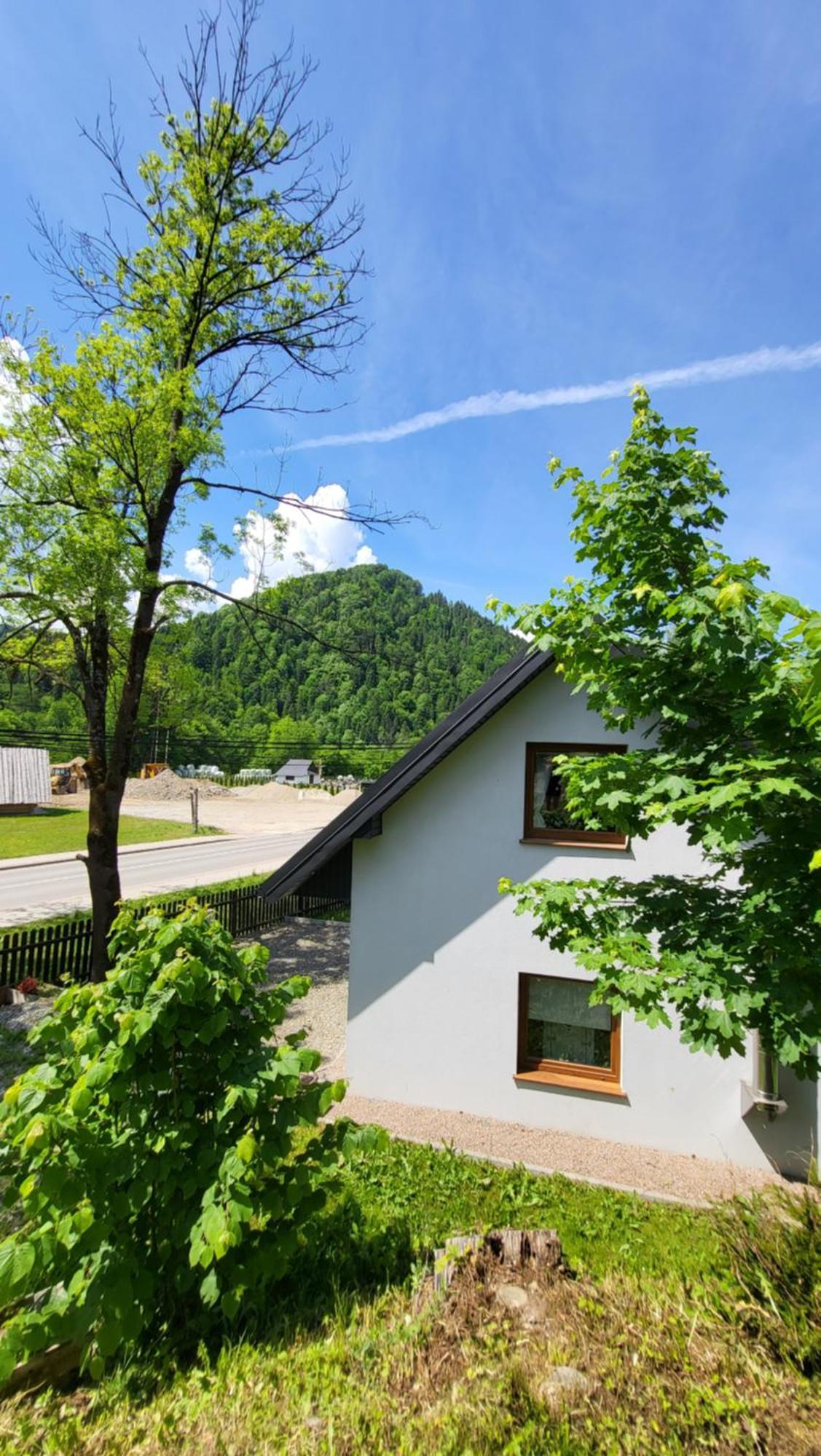 Jarmuta Lodge *